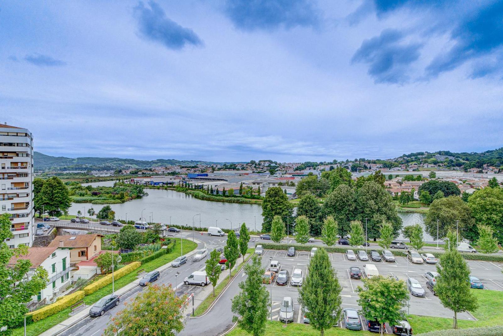 Luminoso Atico Con Terraza, Irun, Parking, 4Pax Apartment Exterior photo