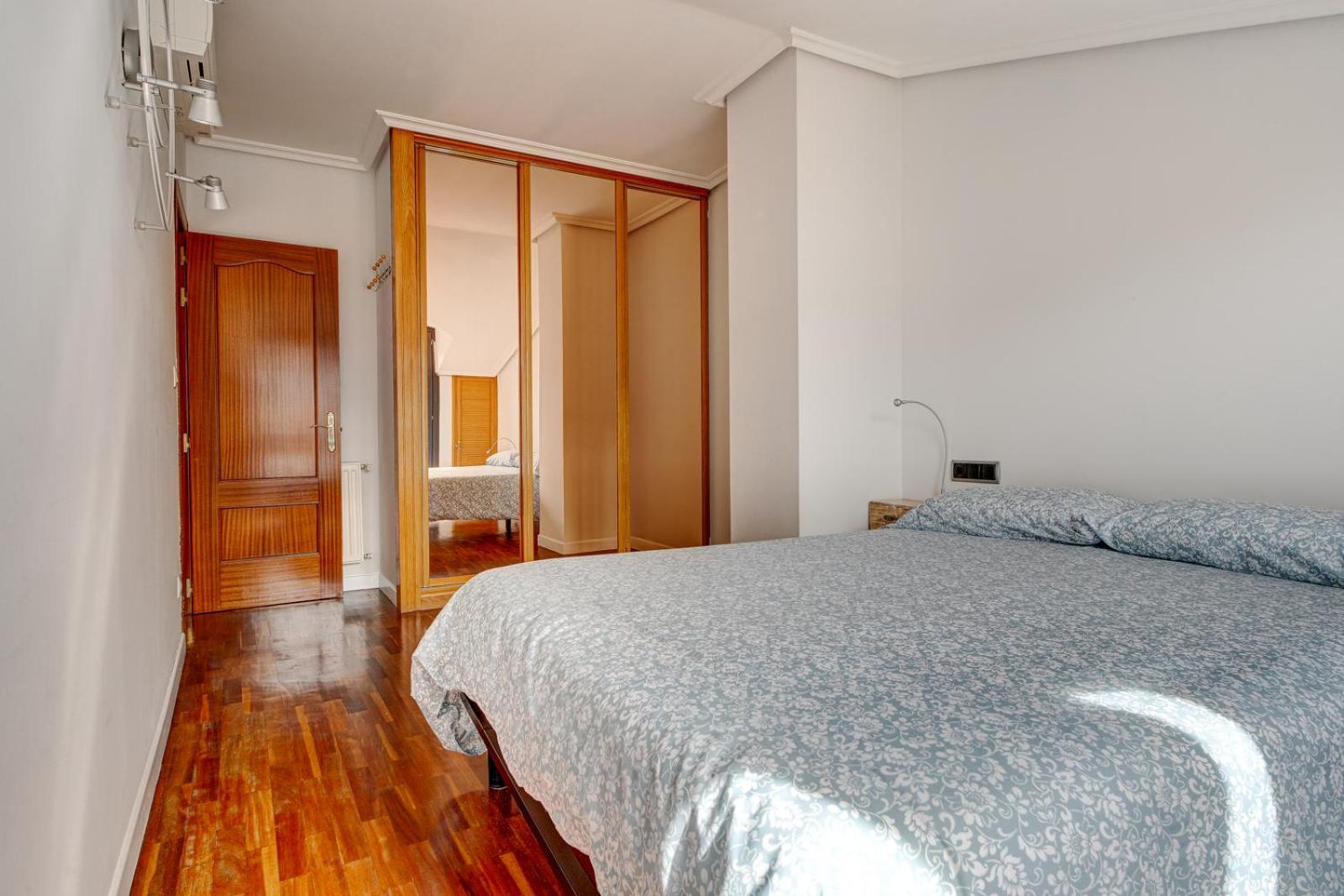 Luminoso Atico Con Terraza, Irun, Parking, 4Pax Apartment Exterior photo